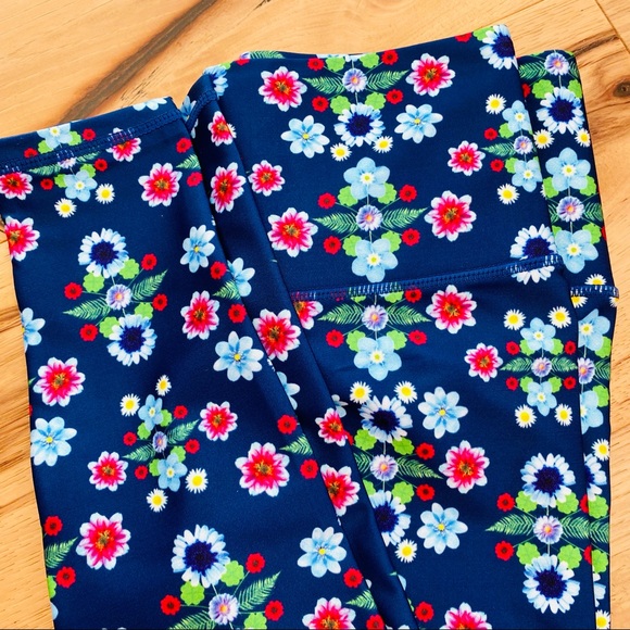 Terez Navy Floral Dream Super-High Band Leggings NWT - Picture 8 of 14